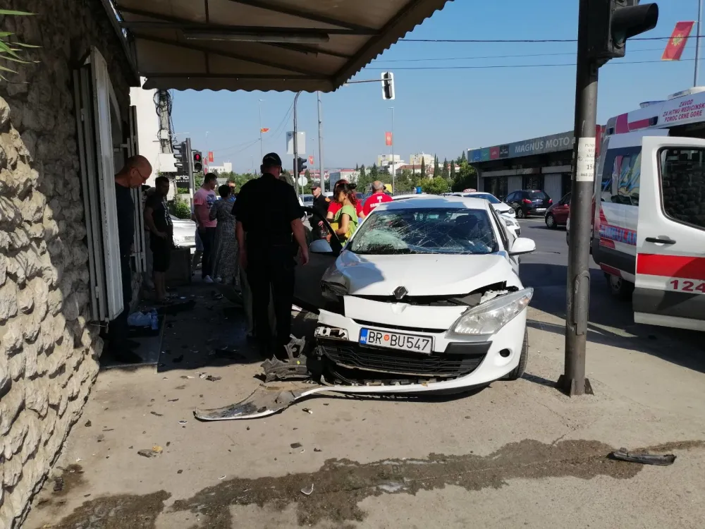 Удес на Драчу, четири особе повријеђене