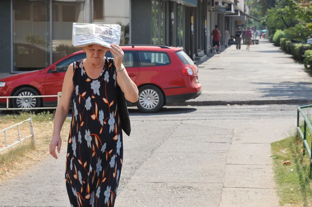 Данас преко 41 степен: Ово су савјети како да савладате паклене врућине