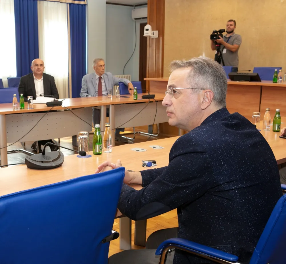 Даниловић: Нико да зарида над крвавом Великом и пивском Долом, а Ђукановић носи табуте по Сребреници
