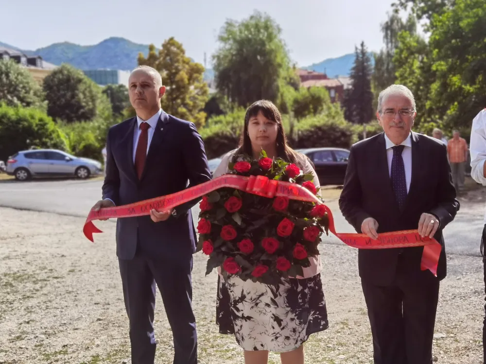 Кашћелан положио вијенце на Чеву: Овдје је пукла прва устаничка пушка