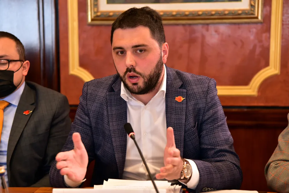 Кнежевић Демократама: Закаснили сте за Велику; Мартиновић: Нема потребе за нападима