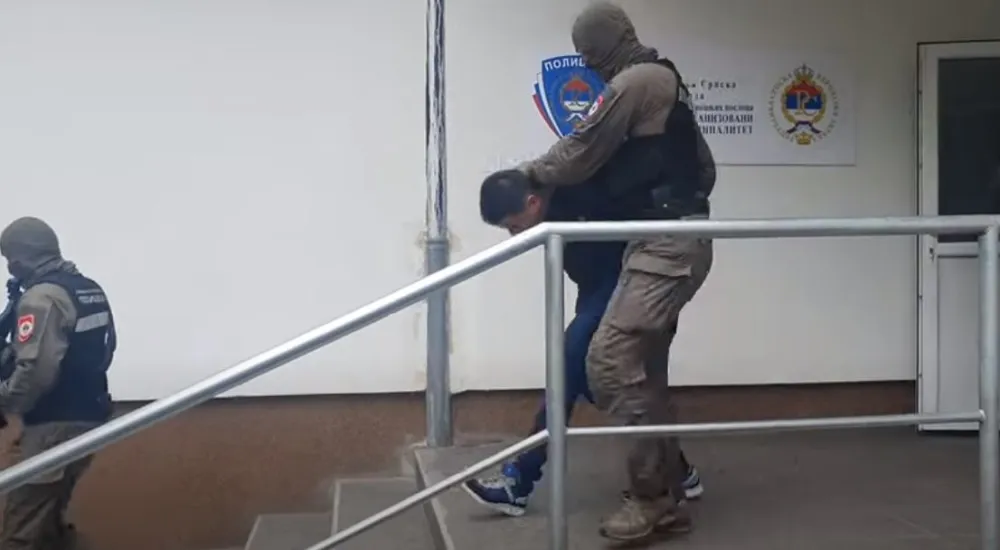 (ВИДЕО) Полиција у БиХ спровела шкаљарца Божовића у Сарајево