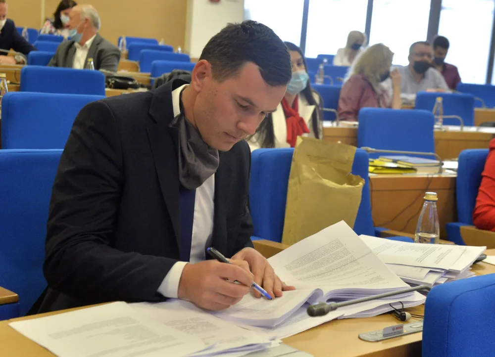 Главни град на 30 милиона дуга додаје и кредит за аутобусе