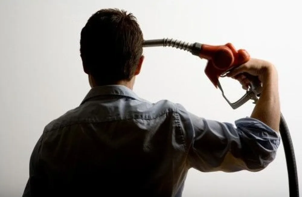 Десети скок цијена нафтних деривата у овој години: Од јануара литар бензина поскупио 24 цента