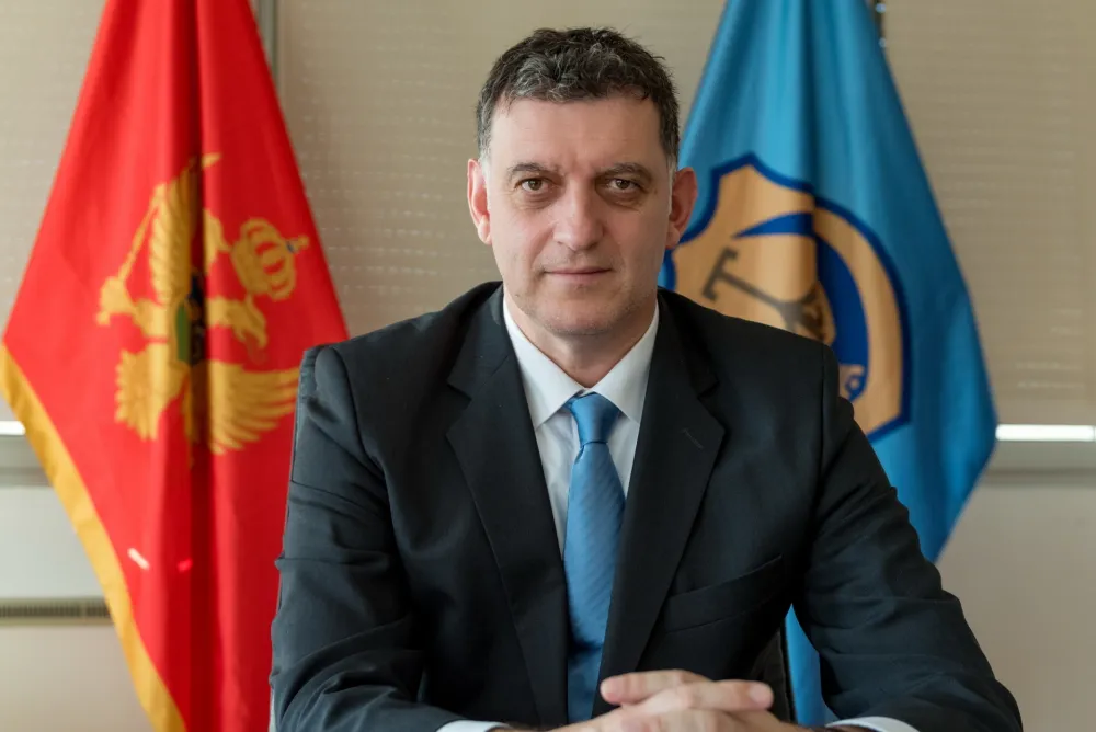Тиват: Повећан број бактерија у води у близини више купалишта