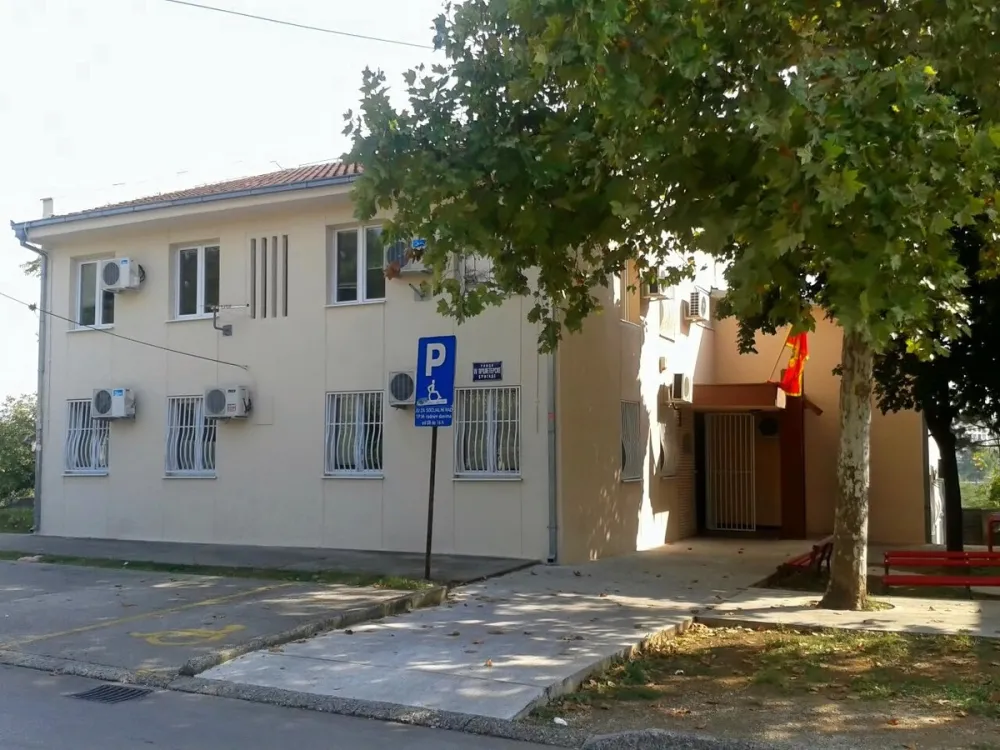 Подлегли притисцима: У Центру за социјалнми рад откази и казне, запослени припремају штрајк