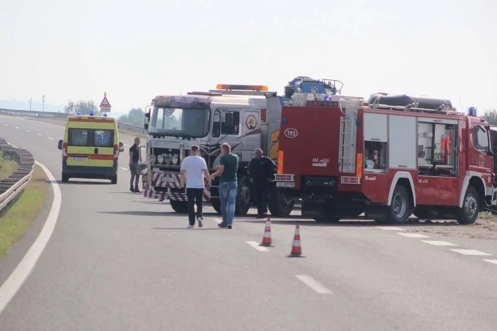 (ФОТО) Тежак удес у Хрватској: Преврнуо се аутобус с Косова, најмање десет погинулих