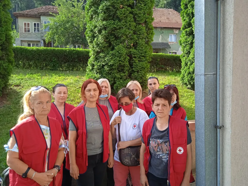 Геронтодомаћице се жалиле Спајићу: За бригу о десет старих плата 149 еура
