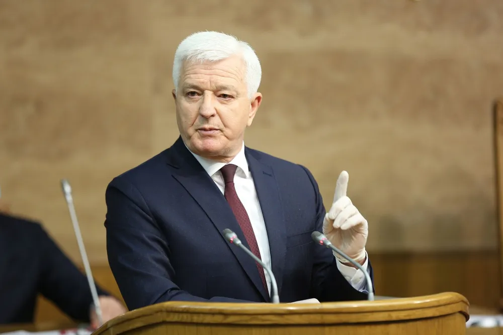 Марковић: Не китите се туђим резултатом, признаjте заслуге Влади коjу сам предводио