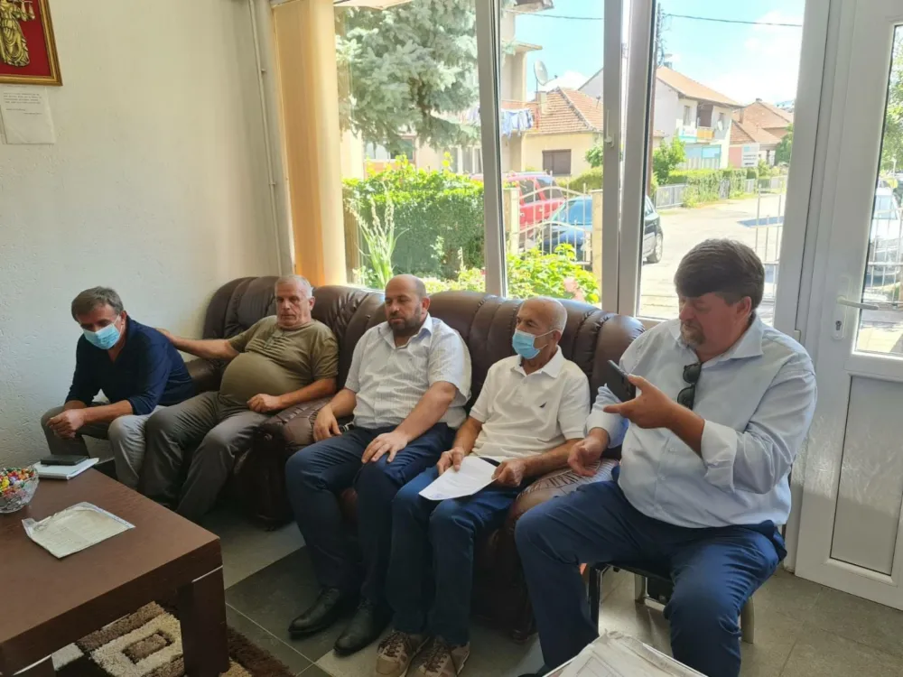 Братсво Чекића предало плац за џамију Чекића у Гусињу