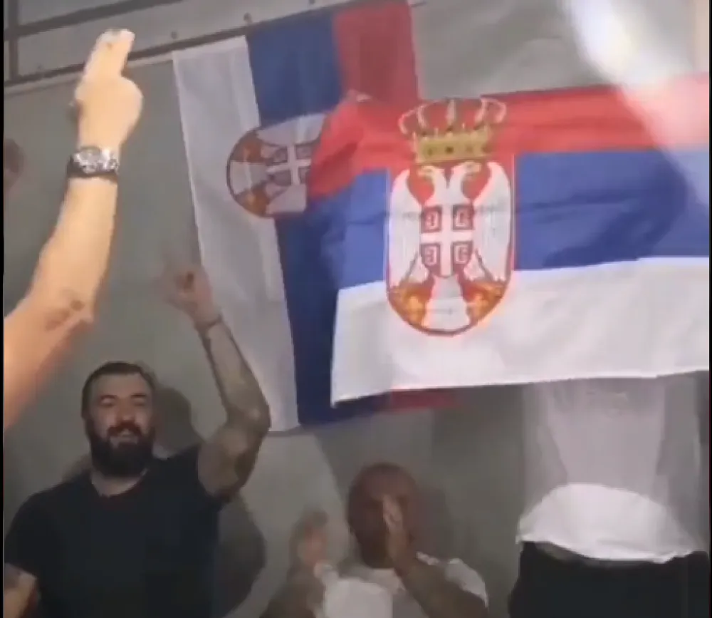 (ВИДЕО) Када Никола Пековић лумпује: Ево браће која смију српски барјак да развију