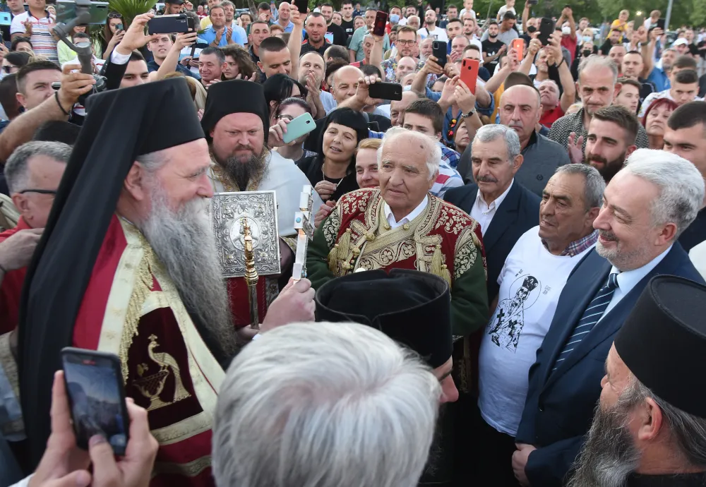 Тензије уочи устоличења митрополита Јоаникија, спремају се инциденти на Цетињу
