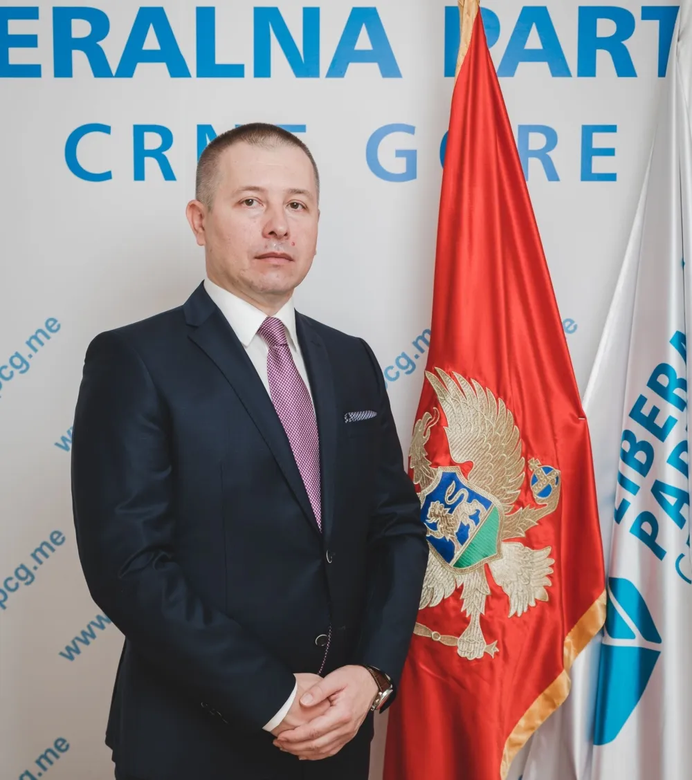 Рабреновић: Ко планира немире и отцјепљења којима из Београда пријети Раковић?