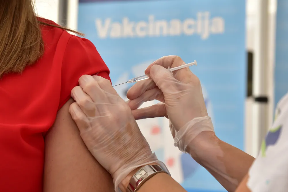 Првом дозом вакцинисано 201.841, а другом 171.108 грађана