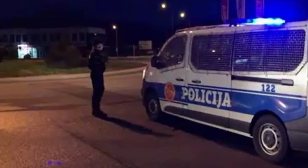 Подгорица: Због истицања транспарента полиција привела шест особа