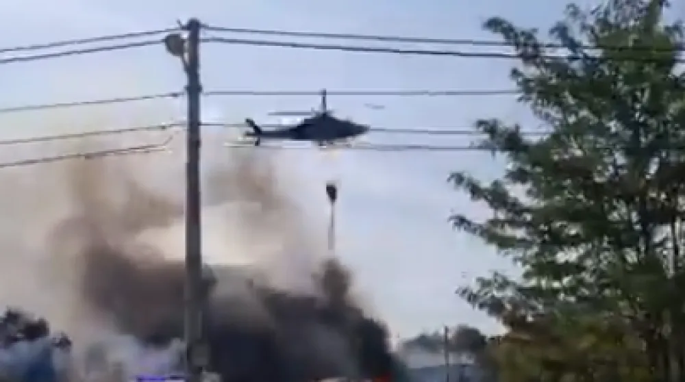 (ВИДЕО) Букти пожар у Бањалуци: Горе куће и складиште пластике