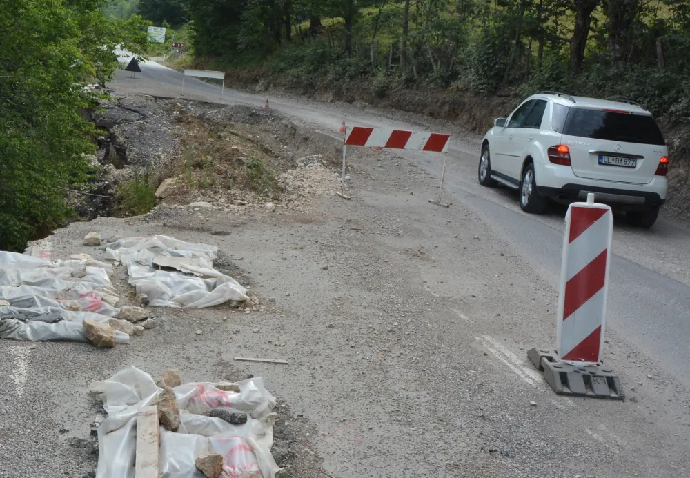 Ауто мото савез савјетује: Опрезно возите због одрона