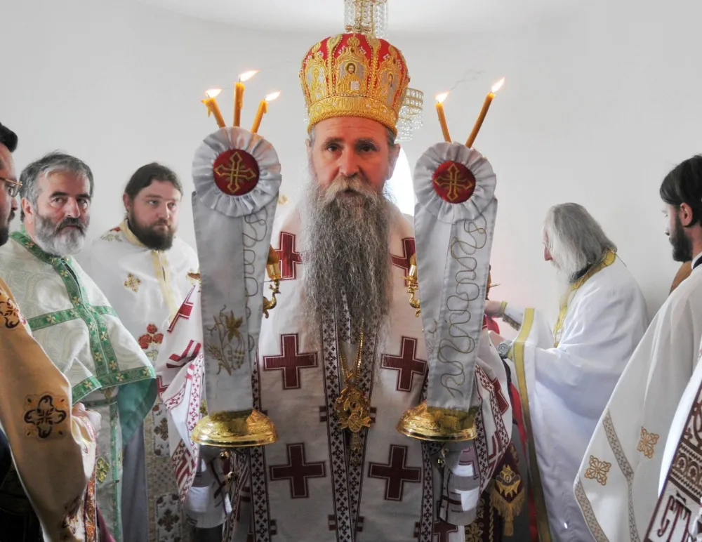Устоличење митрополита Јоаникија уз директан ТВ пренос