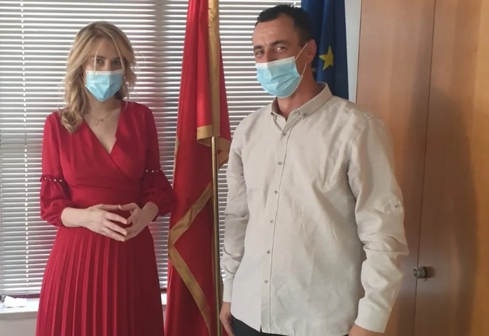 Братићкин ресор са исељеницима из Њујорка гради школу у гусињском селу