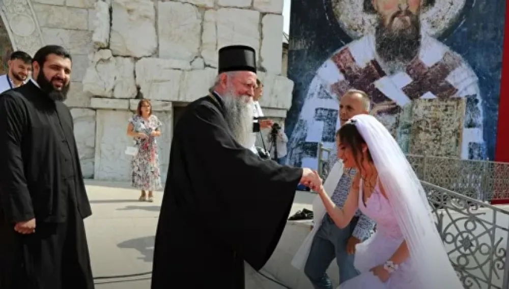 (ВИДЕО - ФОТО) У Храму у Подгорици припреме за дочек патријарха, вјенчања и митрополит Јоаникије