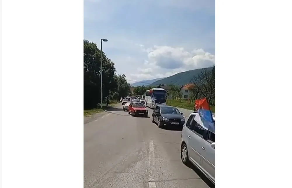 (ВИДЕО - ФОТО) Беранци кренули ка Подгорици да дочекају патријарха Порфирија