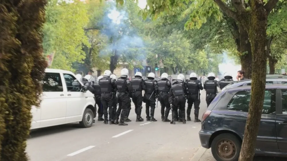 Без преноса на РТЦГ: Ниjе обезбиjеђен безбjедан одлазак на Цетиње