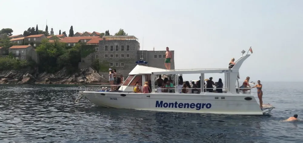 Власници такси бродића на барској ривијери жељно ишчекују наставак сезоне у септембру