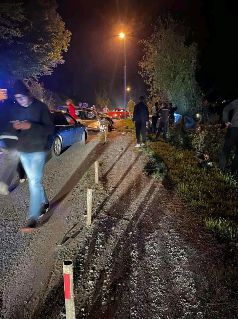 У тешкој саобраћајној несрећи погинула два младића из Мојковца, двоје повријеђено