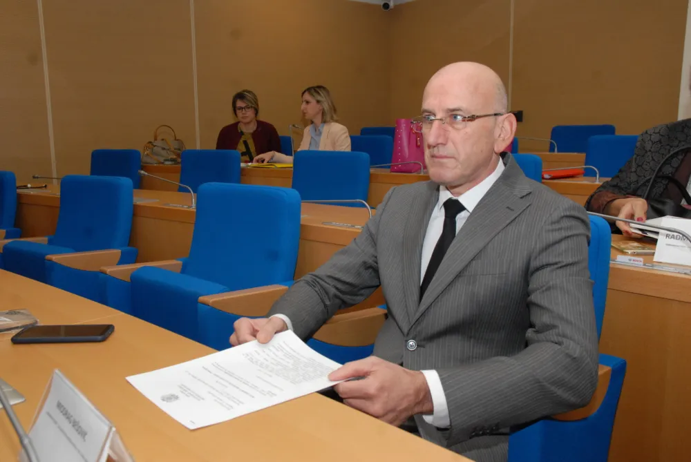 Бешовић суспендовао пилоте хеликоптера који су одбили да превезу патријарха и митрополита на Цетиње