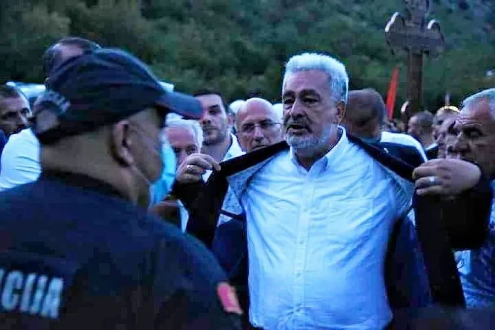 НЕВЈЕРОВАТАН КОКТЕЛ: Кривокапић позвао Абазовића, Секуловића, Брђанина и још 62 припадника полиције да им се захвали због Цетиња