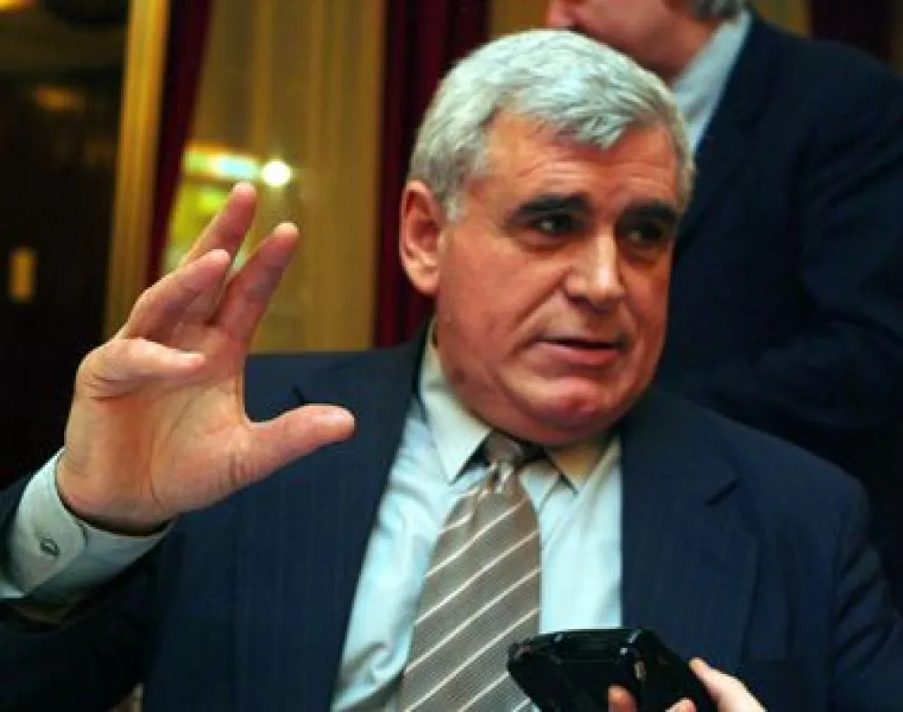 Азем Власи се угледа на Црну Гору: Порфирију не треба дозволити устоличење на Косову