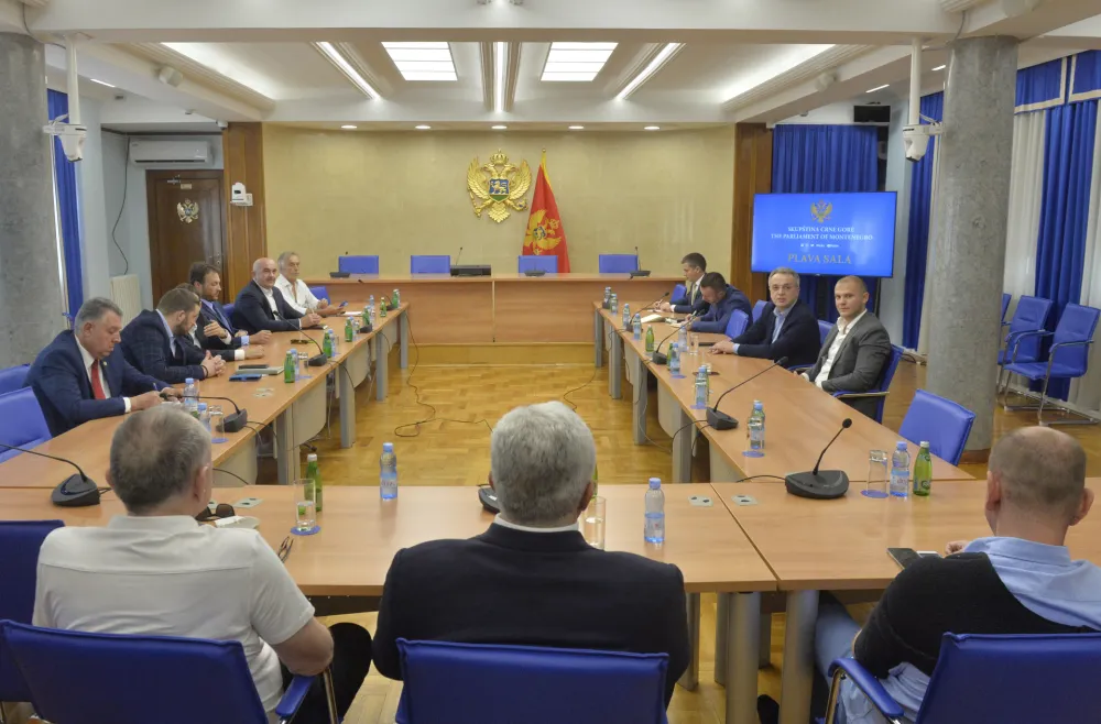 Завршен састанак лидера владајуће већине, јавност ће обавијестити саопштењем