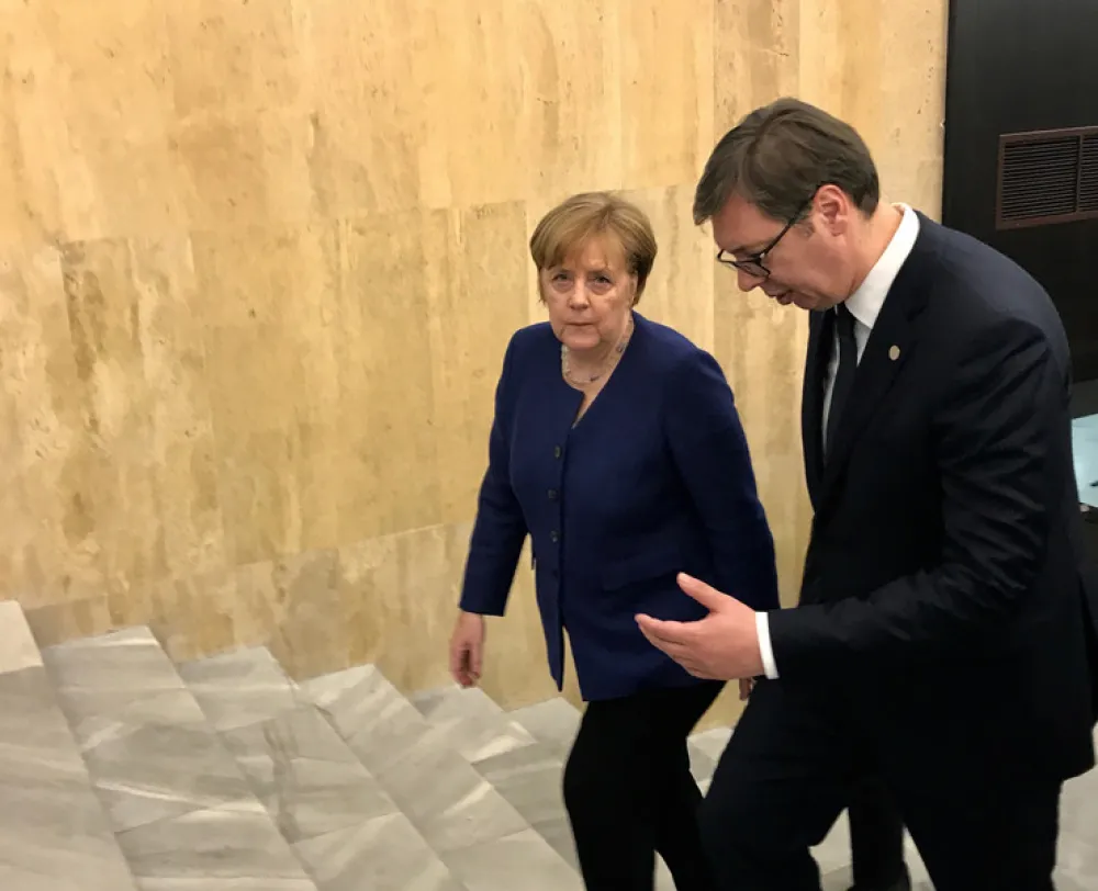 Комшић: Ангела Меркел доласком код Вучића, прави од Србије &bdquo;газду&rdquo; на Балкану