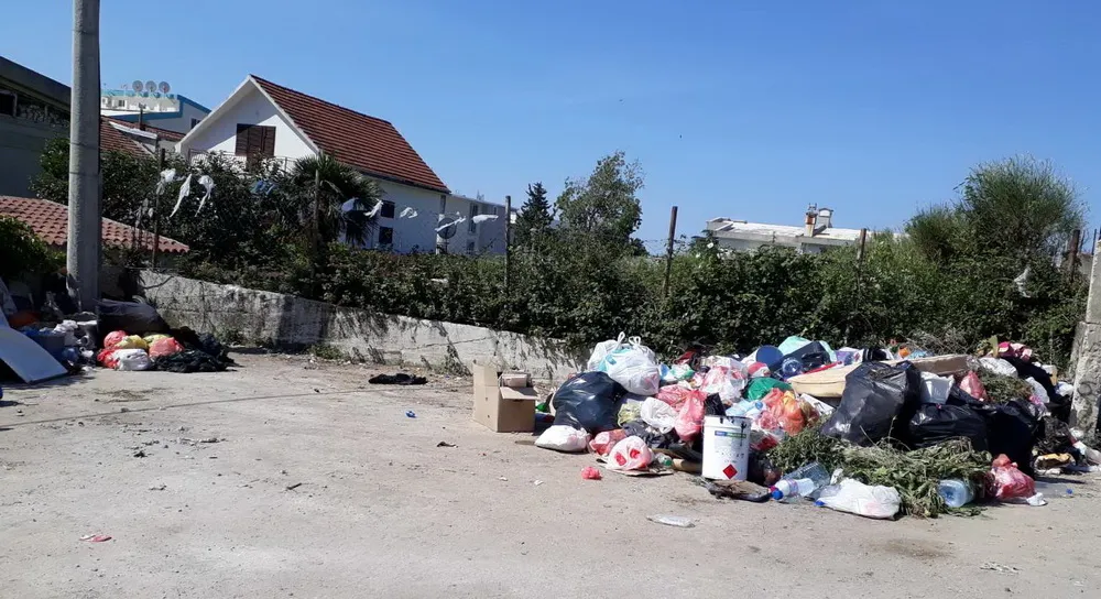 У Бару дивље депоније ничу преко ноћи
