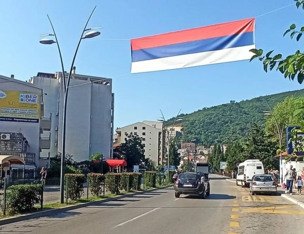 Широм Црне Горе обиљежен Дан српског јединства, слободе и националне заставе