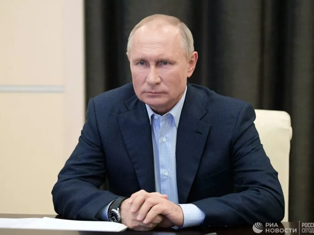 Путин: Рачунам на вакцину Спутњик да ће ме сачувати од короне