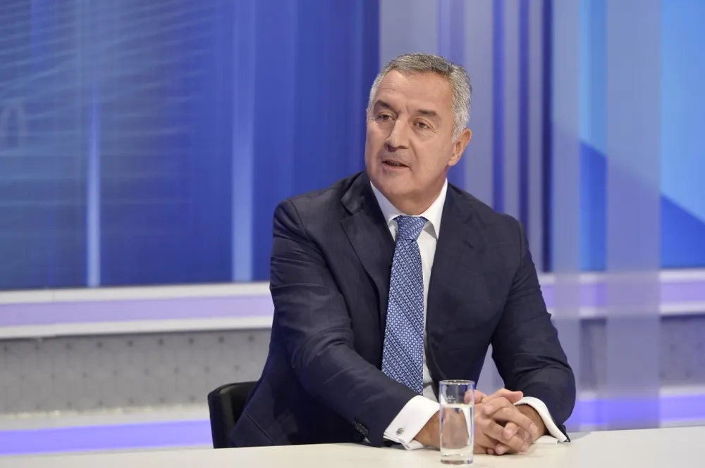 Ђукановић: Ако митрополит Јоаникије говори да Црногорци нису нација, шта он онда ради у Црној Гори?