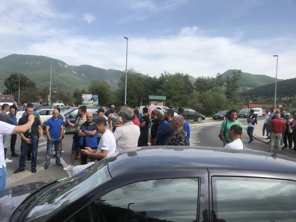 Мјештани блокирали пут Бијело Поље- Пријепоље: Бистрица осуђена на проблеме