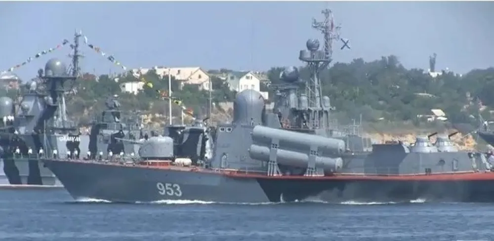 Два брода НАТО ушла у Црно море, прати их Црноморска флота