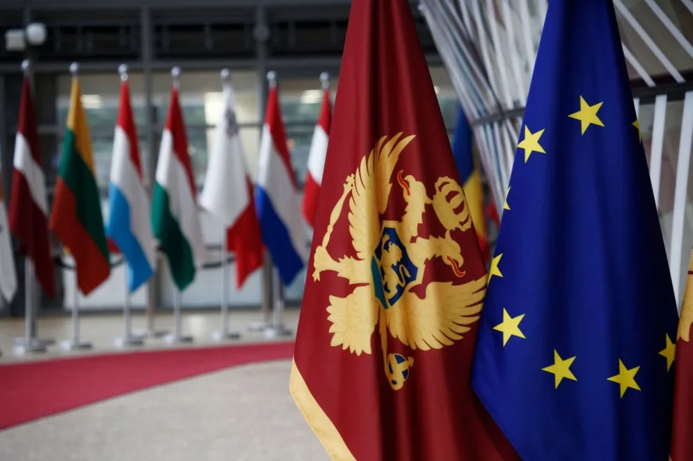 На доручку са амбасадорима Фронт и Србија као прилог