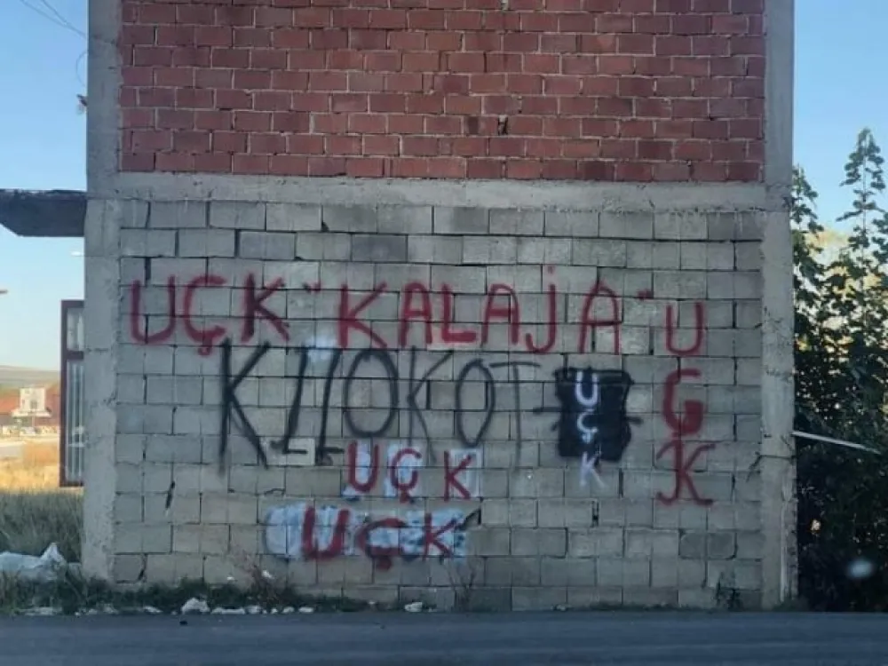 У селу Клокот на Космету освануо графит УЧК