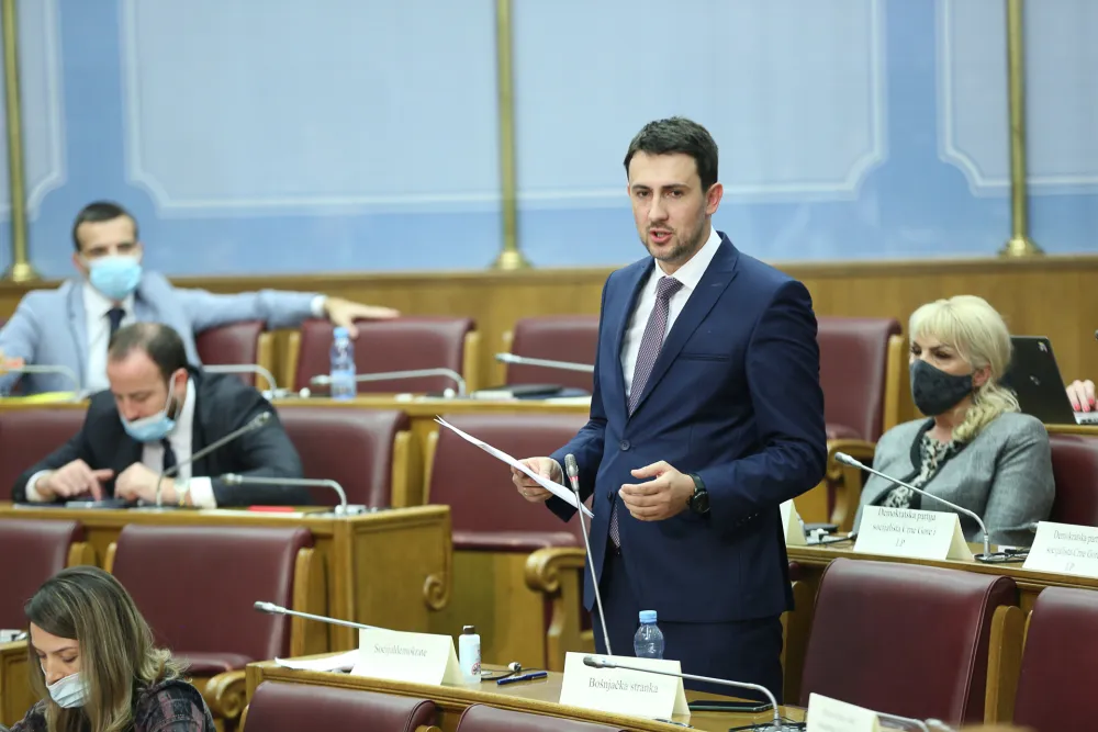 Смаиловић: Образовање младих је у врху приоритета Бошњачке странке