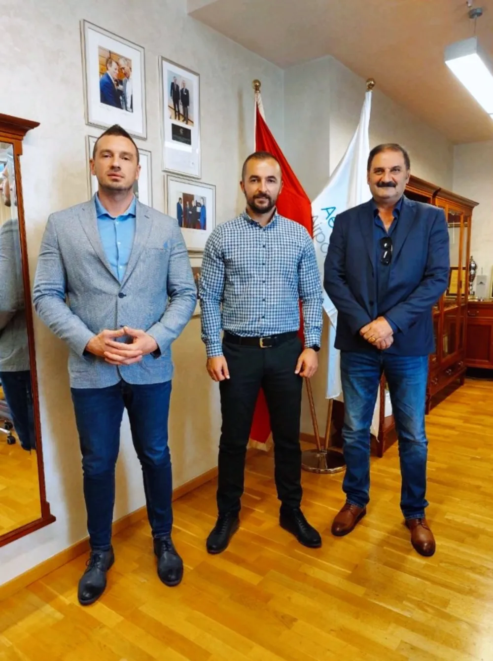 Радуловић - Газдић: Смањити аерозагађење и озеленити аеродромске површине