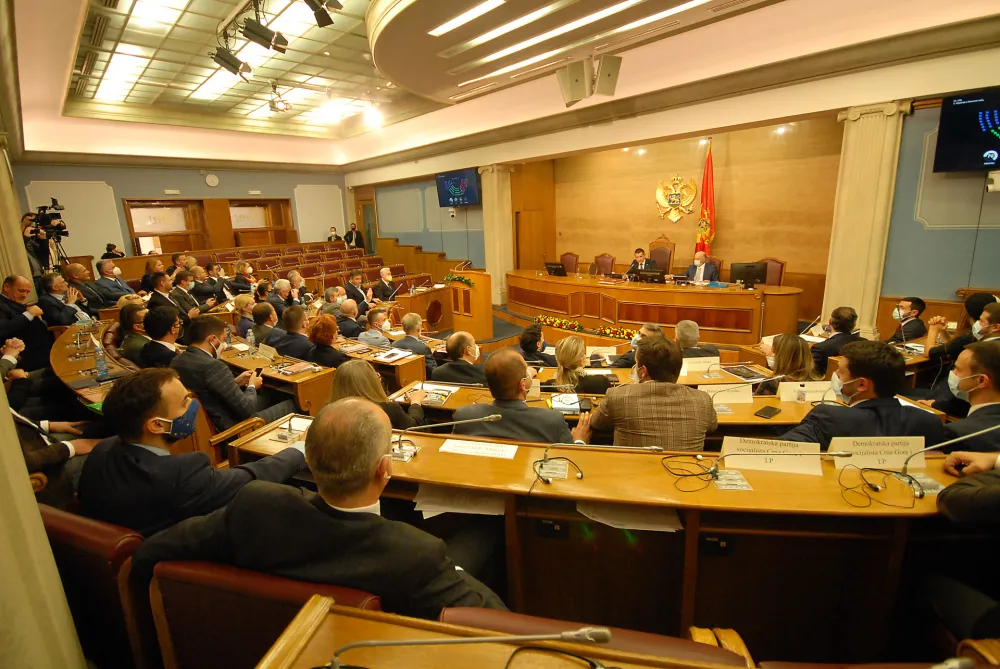 Владајућа коалиција се неће брзо договорити: Октобар прекратак за реконструкцију