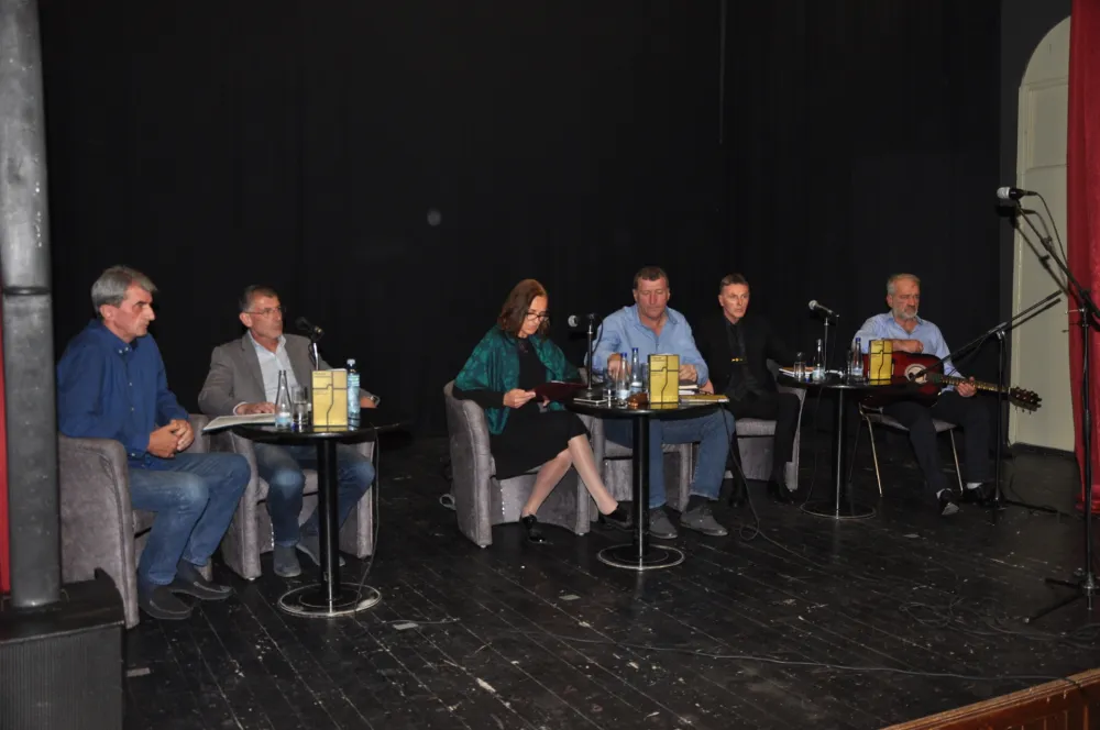 "Ниjеми говорници" проговорили о свему што пјесника опсједа
