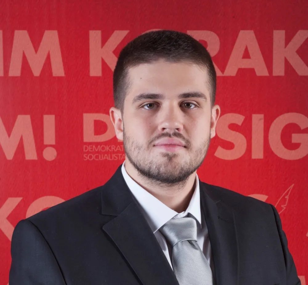 Николић: Кривокапић да обjасни драстичан раст прихода и профита његових апотека, па тек онда да поставља питања