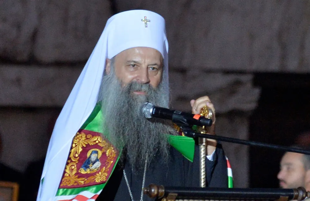 Одлука Синода СПЦ: Свештеници да прво траже благослов за статусе на Фејсбуку