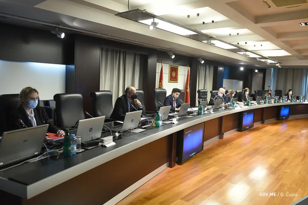 Влада издваја пола милиона еура за полицајце који су били на Цетињу током устоличења