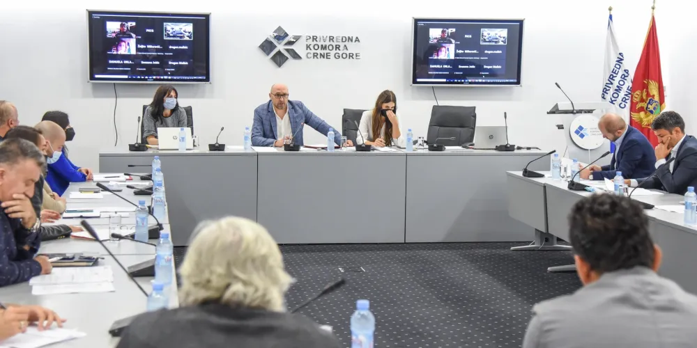 Због пандемије 52.000 радника остало без посла, око 8.500 у трговини