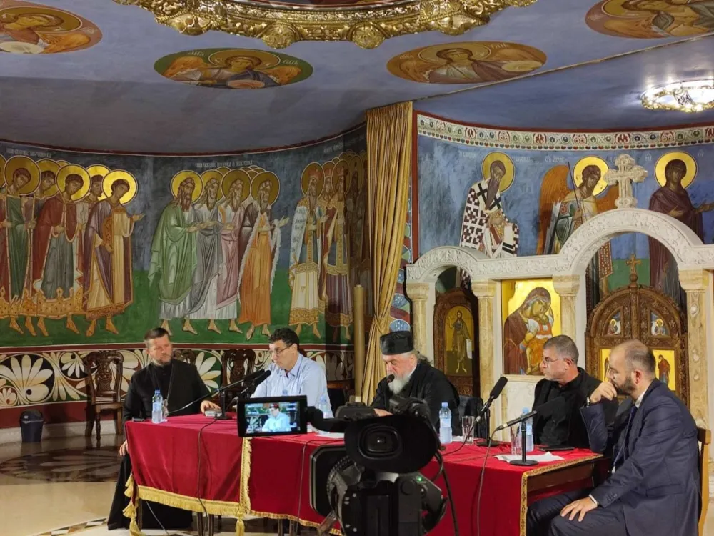 Дијалогом до разумијевања: Трибина "Религија и наука&ldquo; у подгоричком саборном храму